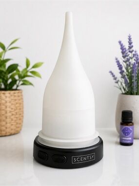 Scentsy Essential Oil Diffuser White & Black Ultrasonic Aromatherapy Diffuser